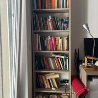 Set scrivania e libreria in legno chiaro