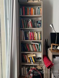 Set scrivania e libreria in legno chiaro