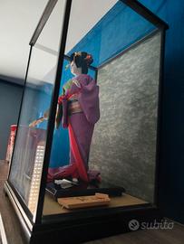 geisha giapponese in ceramica e abiti veri  in tdi