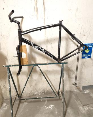 Telaio bici uomo 28" in Alluminio forcelle ammorti
