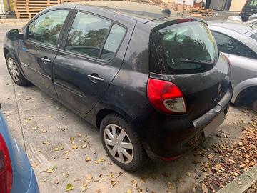 Ricambi per Renault Clio III serie Restyling 1.2 benzina 75cv