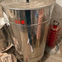 Contenitore in acciaio inox.