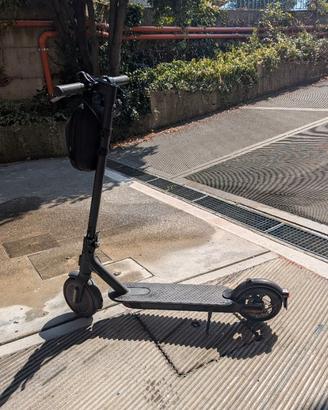 Monopattino Mi Electric Scooter Pro 2
