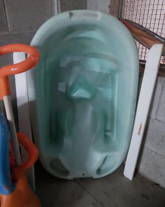 Vaschetta da bagno ergonomica con supporto