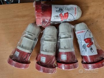 presa 4 poli 32A scame