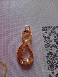 Ciondolo Infinito con brillantino