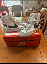 Nike blazer con baffo verde