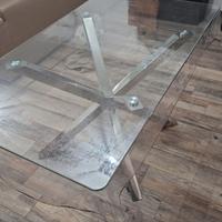 tavolo in vetro temperato