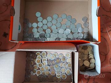 300 pezzi di monete lire