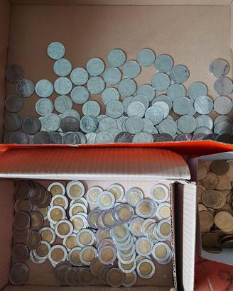 300 pezzi di monete lire