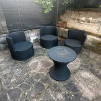 6 poltroncine e 1 tavolo da giardino