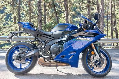 Yamaha R9