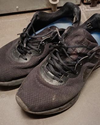 Scarpe Nike Revolution nere TG 45