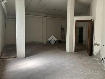 MAGAZZINO A VILLAFRANCA DI VERONA