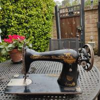 Macchina da cucire Singer vintage