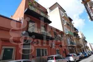 Pressi Pitrè palazzina indipendente con terrazzo