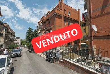 ATTICO CON DUE TERRAZZI E POSTO AUTO CASSIA-GROT
