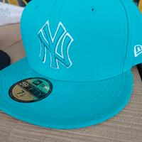 Cappello NEW ERA 7-1/12 NERO E VERDE ACQUA