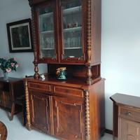 vetrina,divano,armadio anno 1930 stile altoatesino