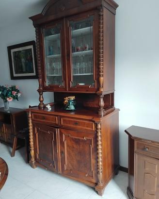 vetrina,divano,armadio anno 1930 stile altoatesino