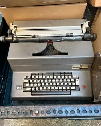 macchina da scrivere elettrica olivetti