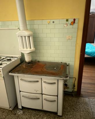 Stufa a legna (putagé) anni 50