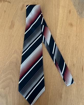 Cravatta motivo regimental blu, rosso, bianco