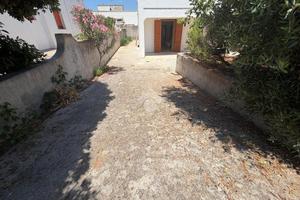 5 LOCALI A TAVIANO