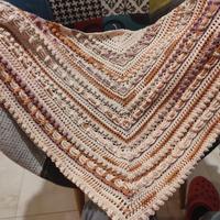 Scialle Baktus fatto a mano uncinetto 