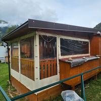 Preingresso casetta con veranda in legno 