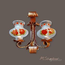 Graziosa applique con vetri dipinte a mano.vintage