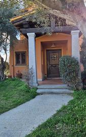 Villa con giardino