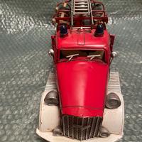 Modellino d’epoca camion pompieri