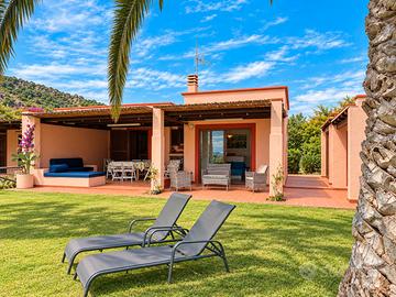 Villa in prima fila sul mare di Cala Pira