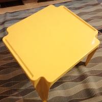 tavolino giallo quadrato 45cm largo 55 cm alto