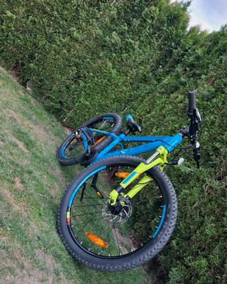 Cube bicicletta mountein bike