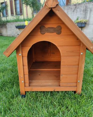 Cuccia per cani in legno