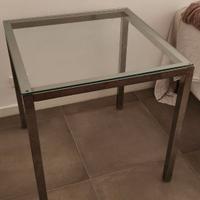 Tavolo quadrato Ikea in vetro e metallo argento