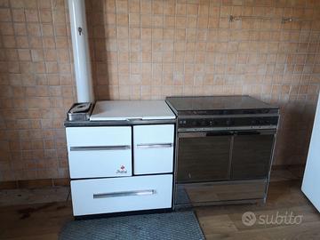 Cucina economica a legna e a gas con forno