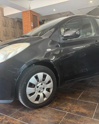 Toyota Yaris 1.0 5 porte Sol