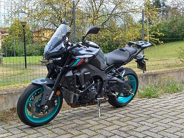 Yamaha  mt10  2022