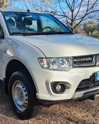 Mitsubishi L200 2.4 DI-D/154CV Club Cab Inform