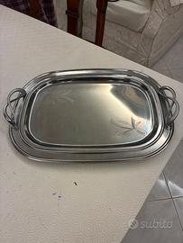 Elegante vassoio acciaio