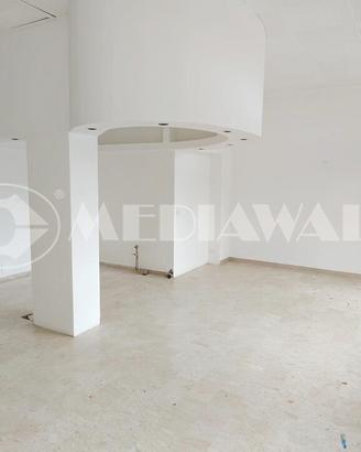 Oltre 3 vetrine a Maniago