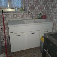 lavandino con mobiletto abbinato
