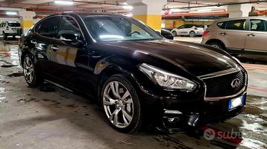 Infiniti Q70