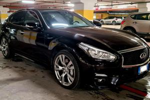 Infiniti Q70