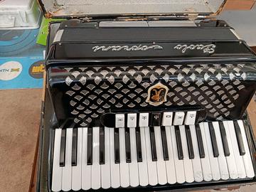 Fisarmonica Soprani 80 bassi