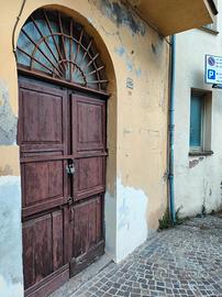 Magazzino zona centrale del paese