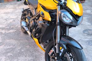Triumph street triple 765RS yellow